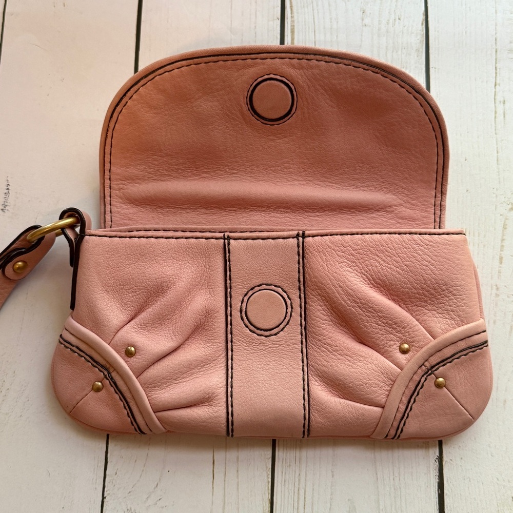 Juicy Couture | Vintage Y2K Pink Leather Wristlet, Gold Accents - Picture 5 of 13